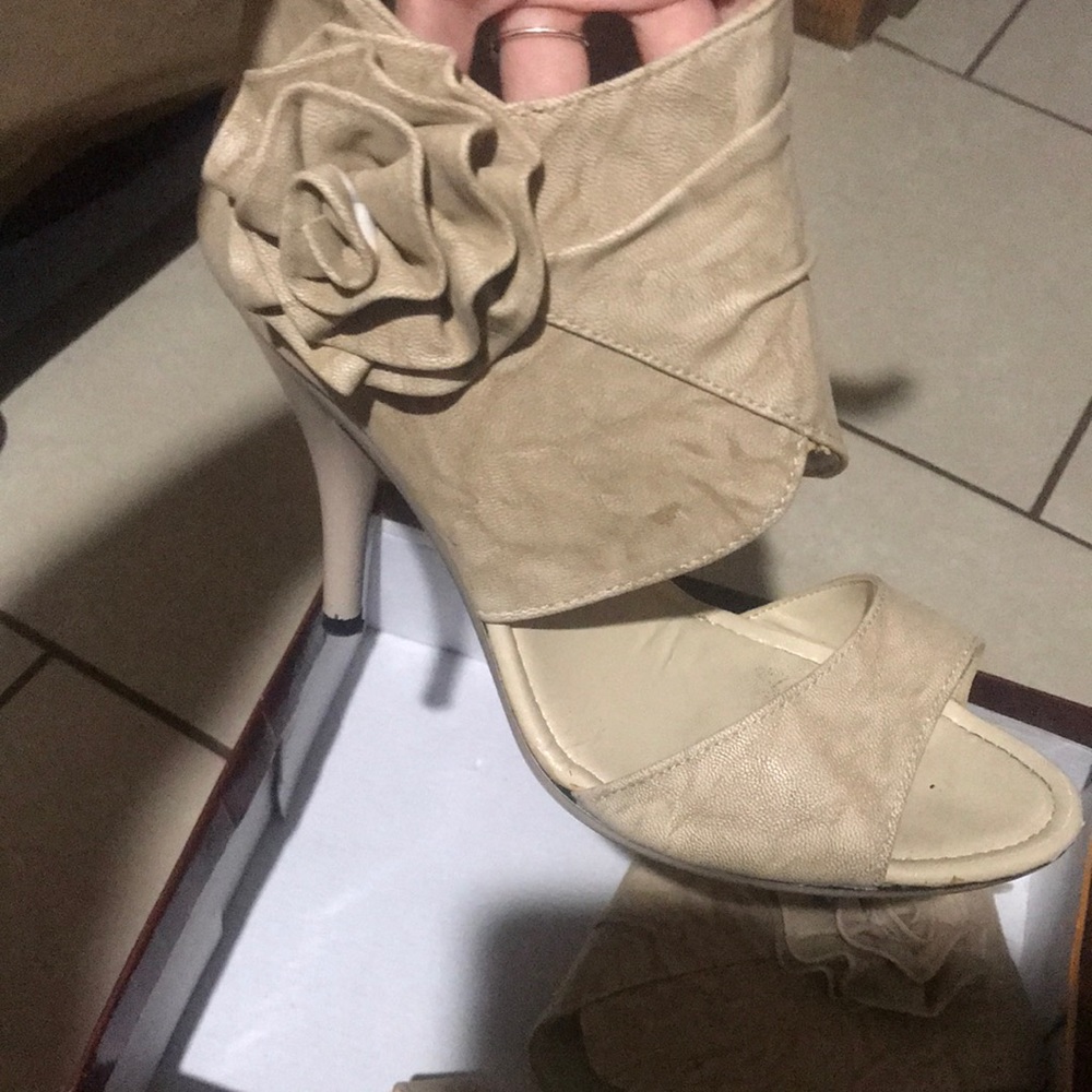 Flower heels